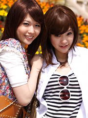 Hotties Rimu Endo and Ueno Misaki showing off